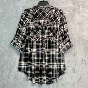 Torrid Black and White Plaid Button Down Shirt Size Torrid 2